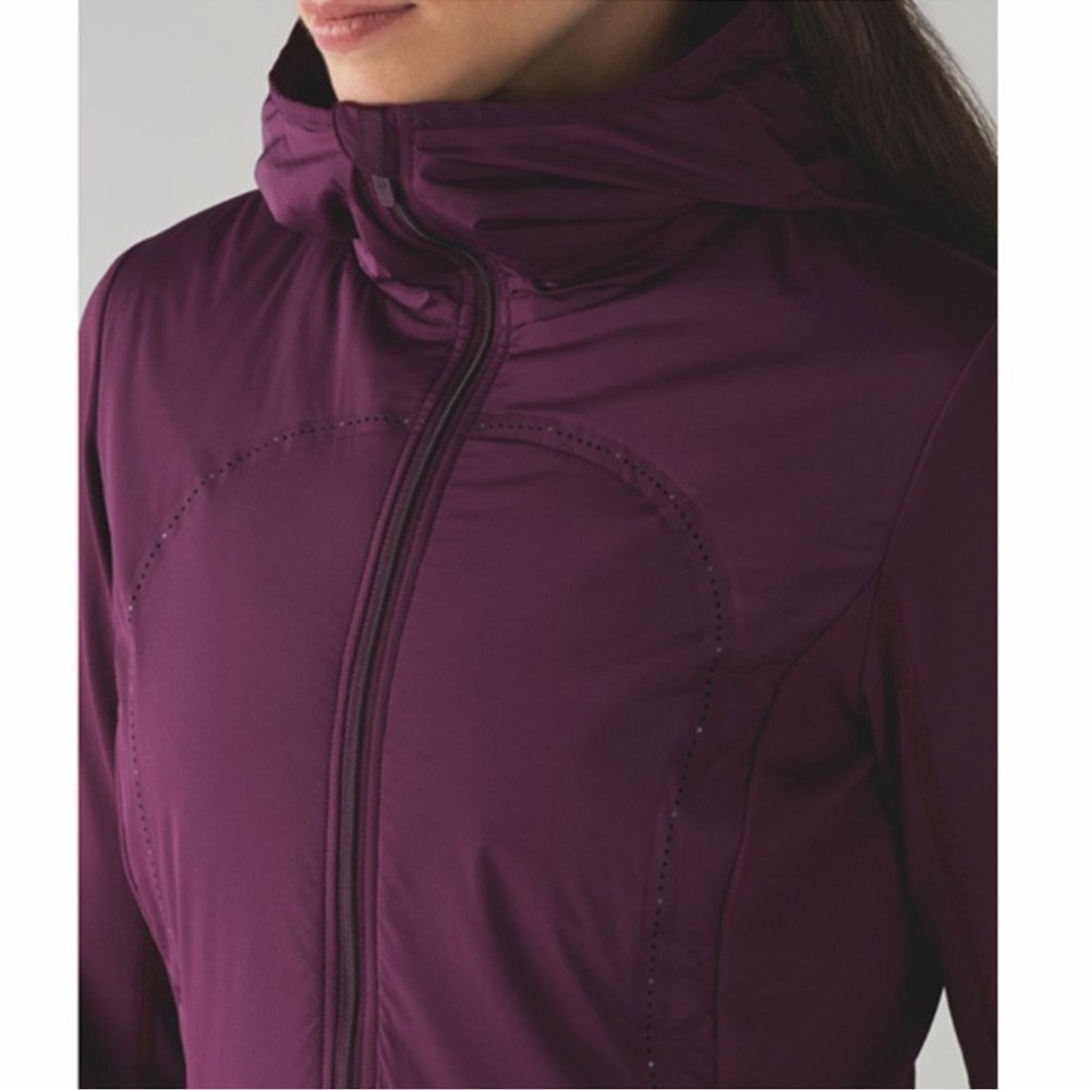 Lululemon Women's Run For Cold Pullover Plum Coat